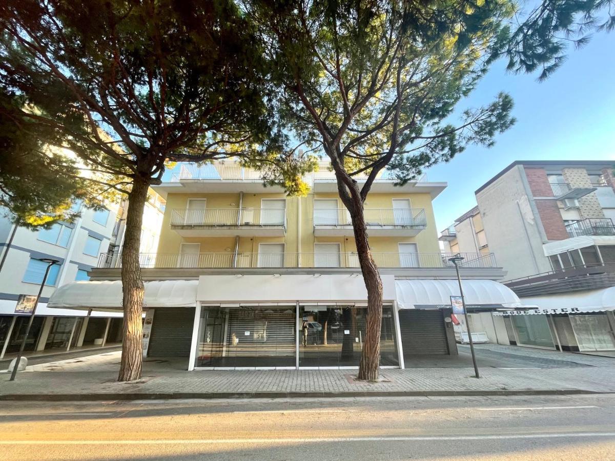 Palazzo Masotto - Carraro Immobiliare Jesolo - Family Apartments Exterior photo